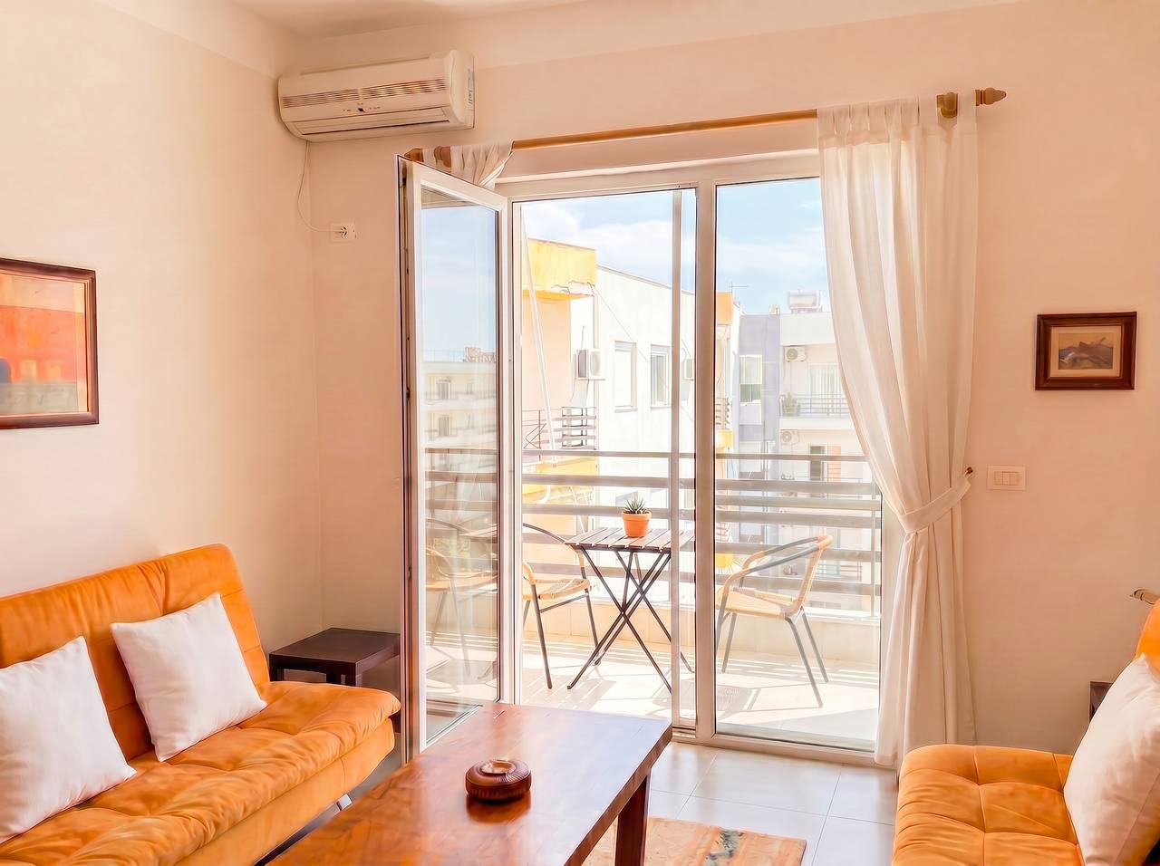 Apartamento entero, Apartamento de vacaciones para 4 personas con balcón in Golem, Albania