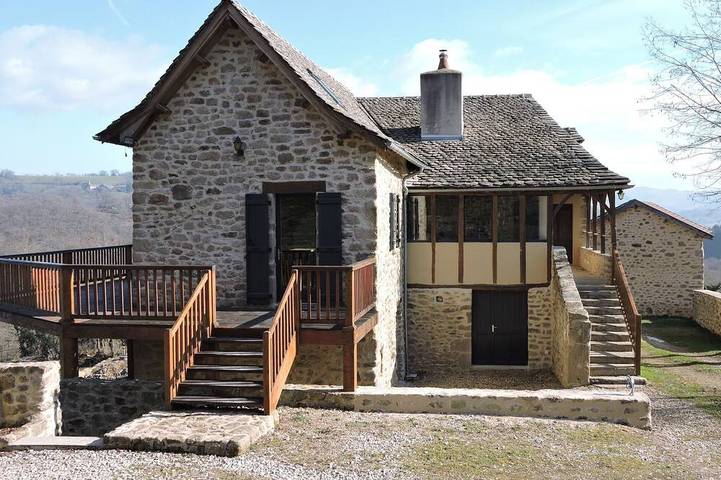 Gîte pour 9 personnes, avec Balcon ainsi que Jacuzzi et Jardin
