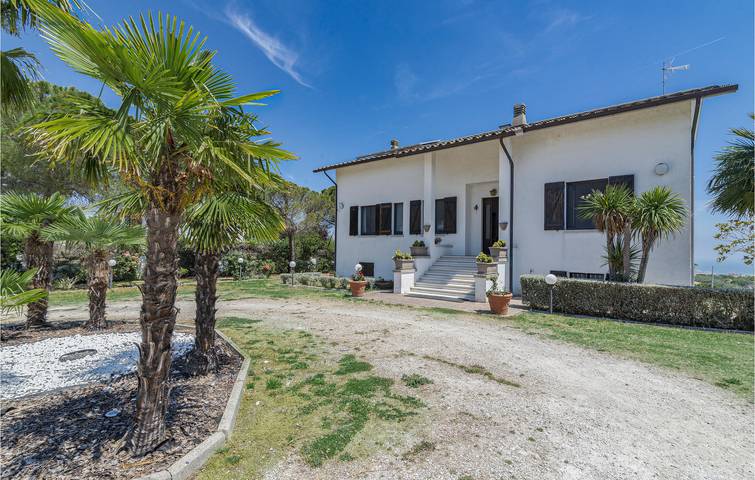 Casa de vacaciones para 16 personas con terraza in San Costanzo, Valle del Metauro