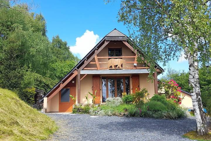Maison de campagne pour 8 personnes, avec jardin et balcon à Ossun-ez-Angles