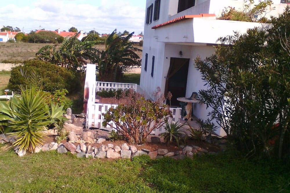 Ganze Wohnung, Geräumige Wohnung im Erdgeschoss in der Nähe der besten Strände an der Algarve Westküste in Arrifana, Aljezur