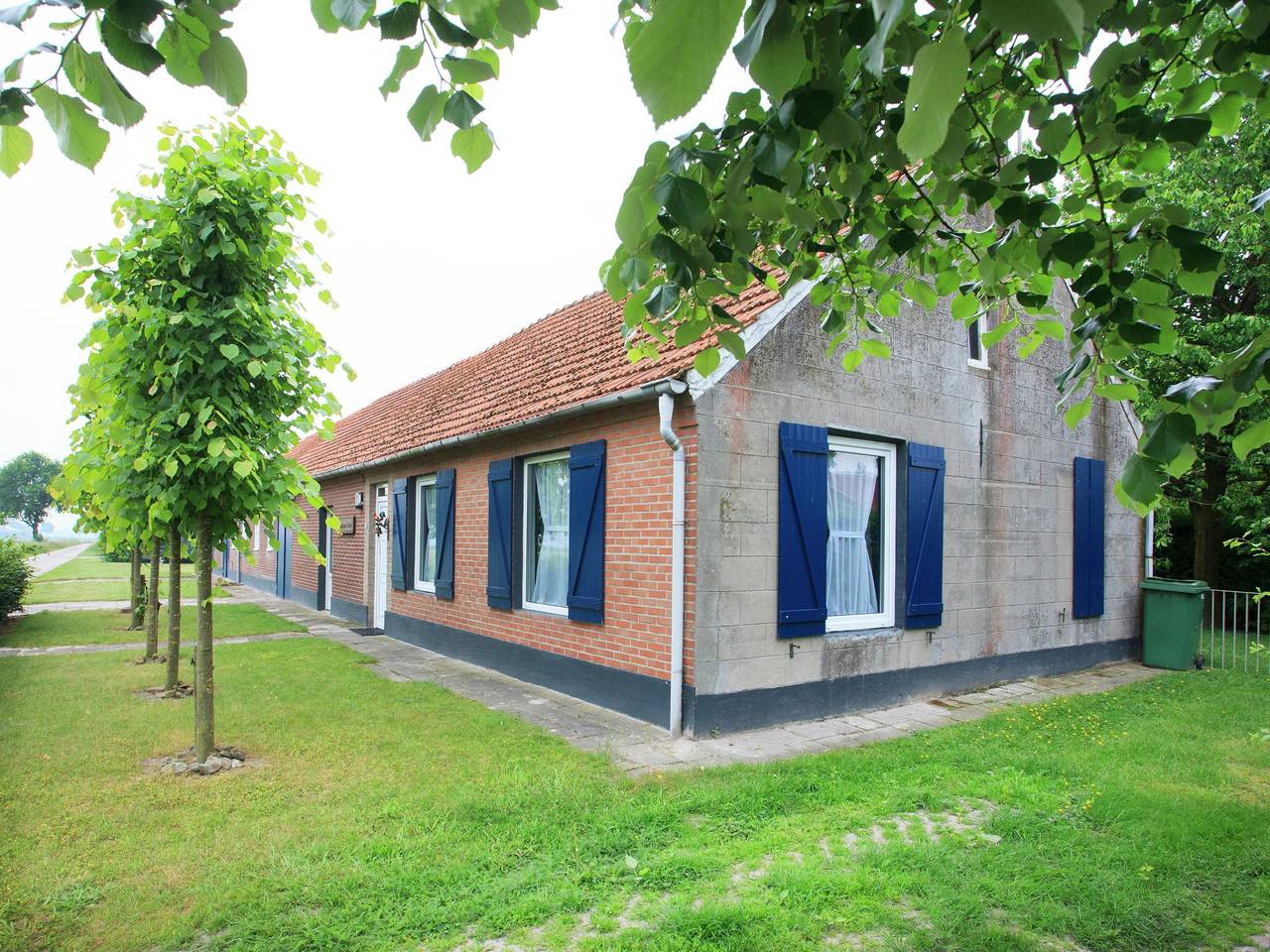 Ferme à Nederweert près du canal in Parc national De Groote Peel