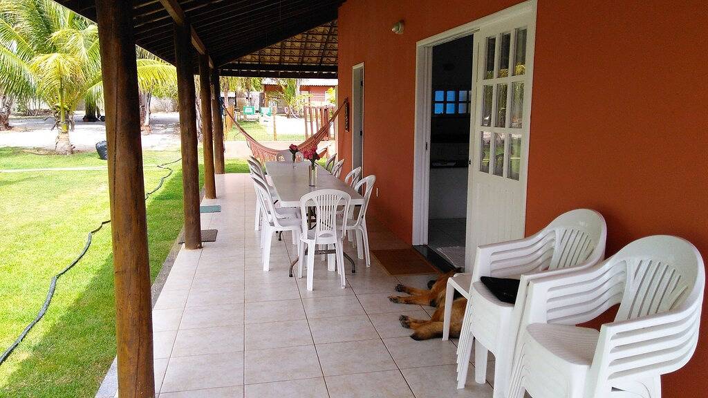 Schönes Haus, 4 Schlafzimmer, 3 Suiten, alle mit Klimaanlage, Pool, 800 m vom Meer entfernt in Camaçari, Linha Verde