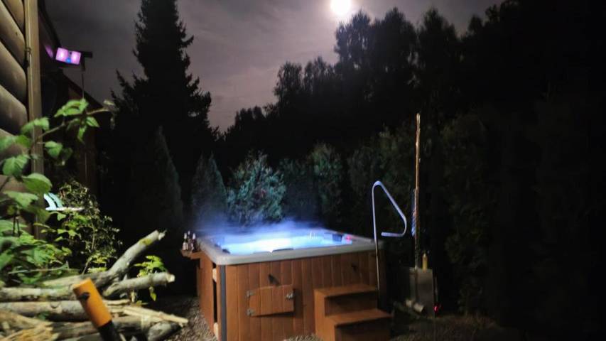 Dom wakacyjny dla 22 osób, z Balkon i Jacuzzi oraz Taras i Ogród w Województwo świętokrzyskie