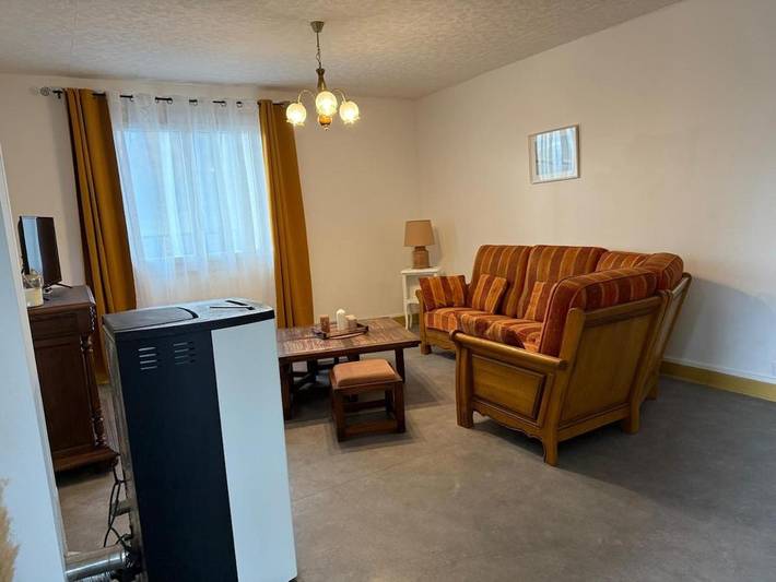 Gîte pour 6 personnes, avec vue à Lanobre - 3