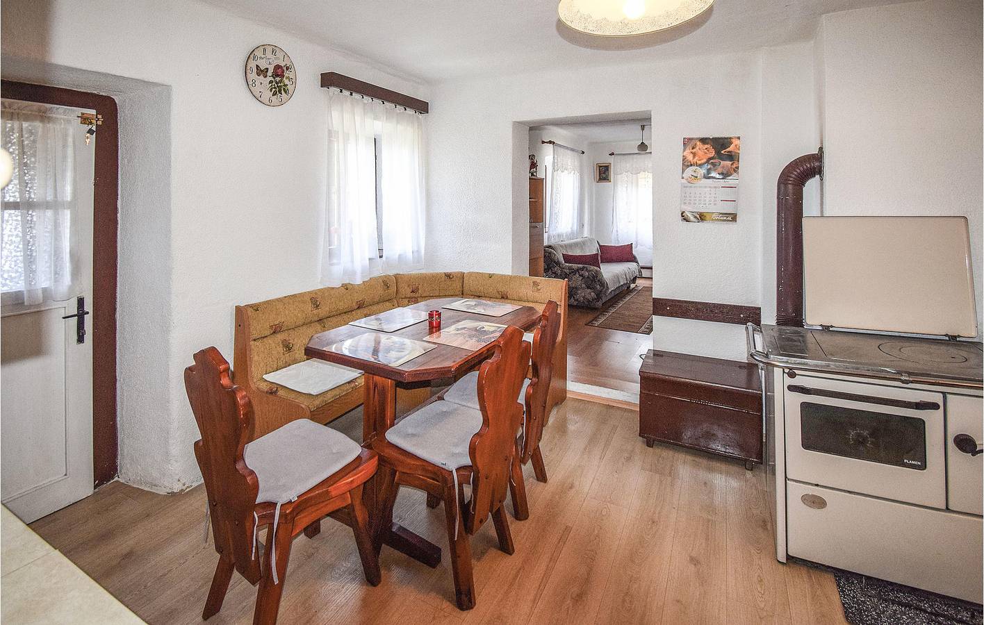 Gemütliche Unterkunft, 2 km von Brod na Kupi entfernt: WLAN, Terrasse, Parkplätze und Zugang zum Fluss in Delnice, Primorje-Gorski Kotar