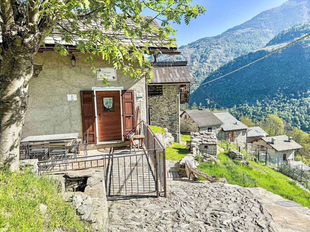Ganze Wohnung, Chalet 'Casa al Pozzo' mit Bergblick in Torre di Santa Maria, Bernina-Alpen