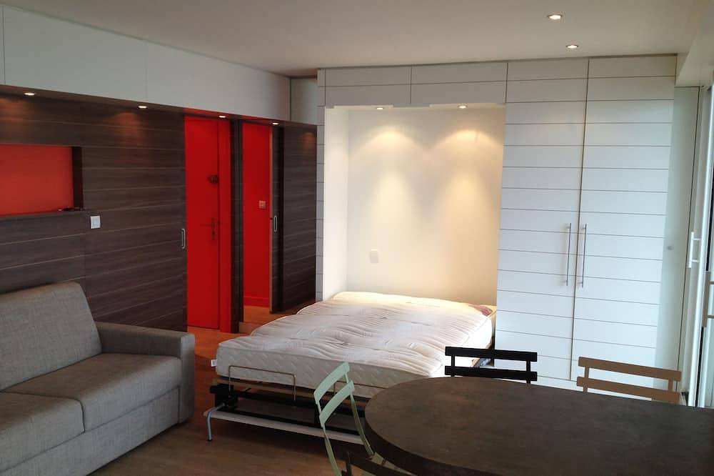 Appartement entier, Appart 2 personnes les pieds dans l'eau Rdc terrasse in Plage de Port Fontaine-Lomener, Ploemeur