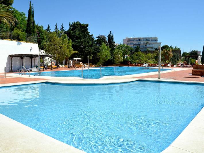 Apartment for 4 people, with garden and pool in Montemar Torremolinos