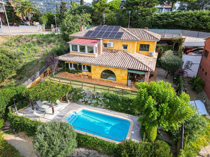 Chalet para 10 personas, con terraza en Maresme - 2