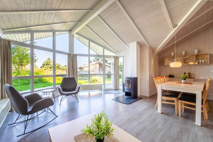 Ferienhaus mit Meerblick für 6 Personen, mit Garten und Whirlpool sowie Sauna in der Lübeck