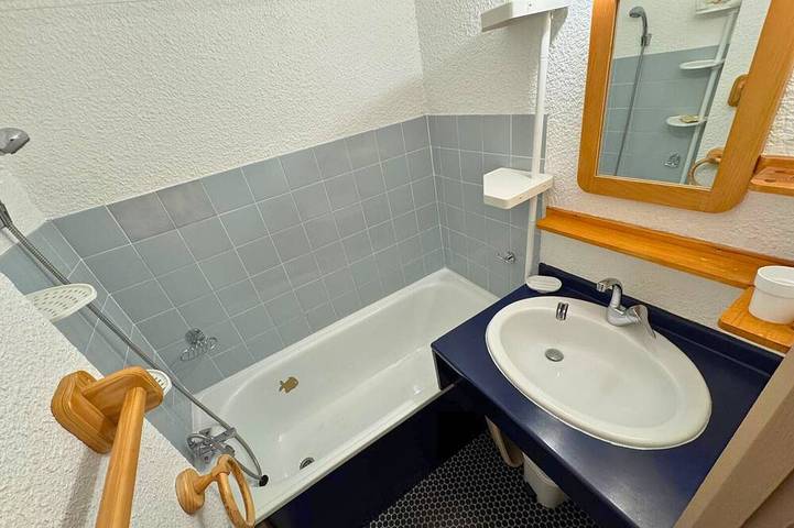 Entire apartment, Classic studio for 4 in Les Menuires, Masse view in Les Menuires, Saint-Martin-de-Belleville
