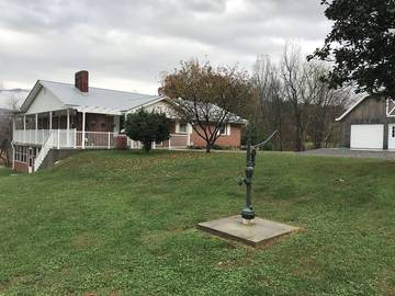 Bed And Breakfast for 6 Guests in Blue Ridge Mountains, Chattahoochee National Forest, Picture 3