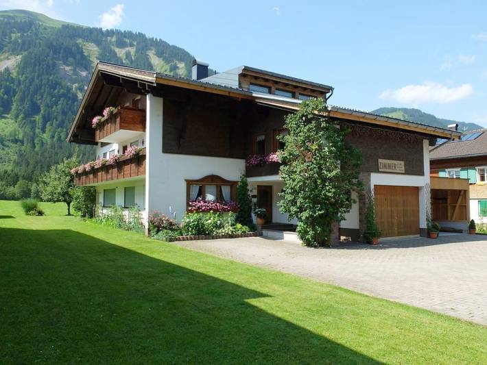 Appartement de vacances pour 3 personnes, avec sauna et vue ainsi que jardin et balcon