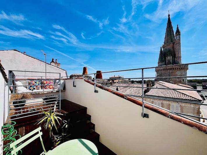 Gîte pour 4 personnes, avec terrasse et vue dans Tour De La Lanterne La Rochelle