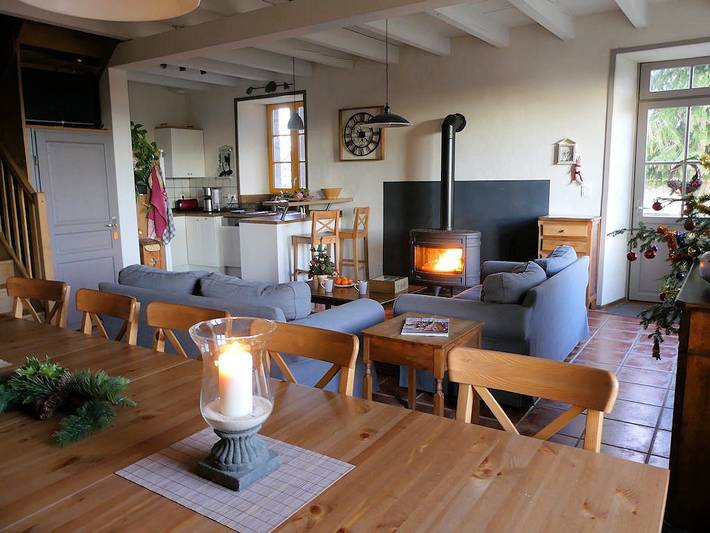 Gîte pour 15 personnes, avec terrasse ainsi que vue sur le lac et jardin à Champs-sur-Tarentaine-Marchal - 3