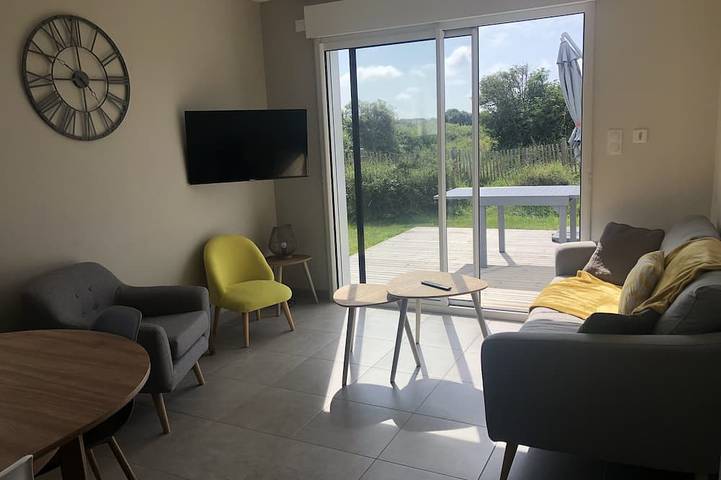 Location de vacances pour 6 personnes, avec Terrasse et Jardin à Les Moitiers-d'Allonne