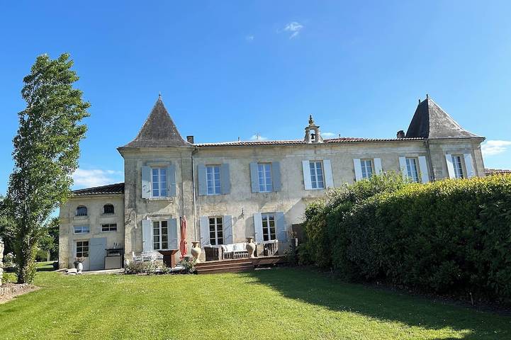 Chambre d’hôte pour 6 personnes, avec piscine et jardin à Gémozac