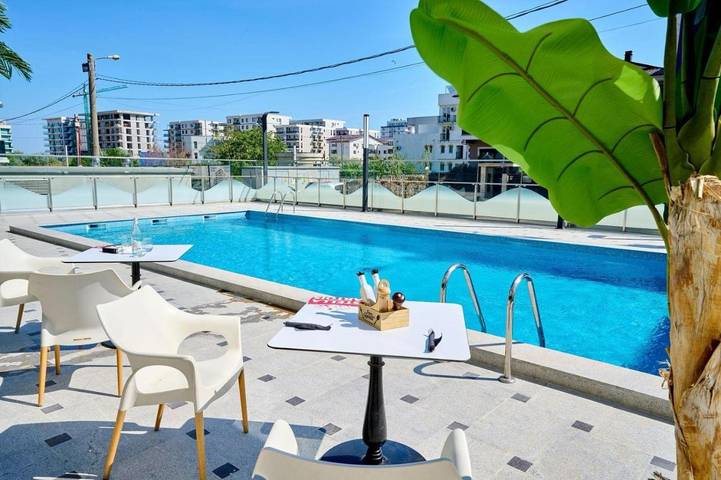 Appartement de vacances pour 4 personnes, avec piscine et balcon, animaux acceptés