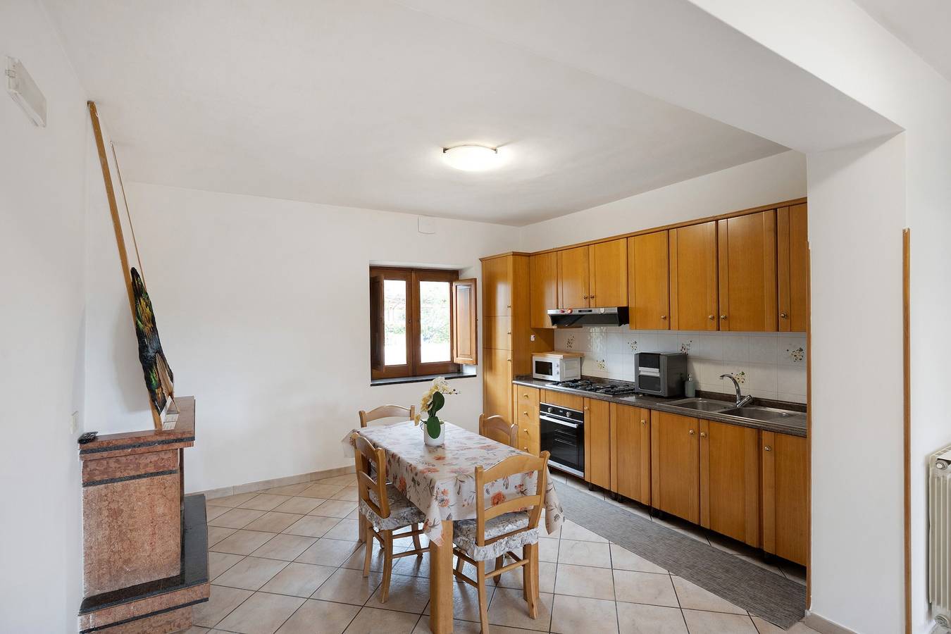 Appartement entier, Appartement 'Procida Vista Cortile' avec jardin partagé et Wi-Fi in Pianillo, Agerola