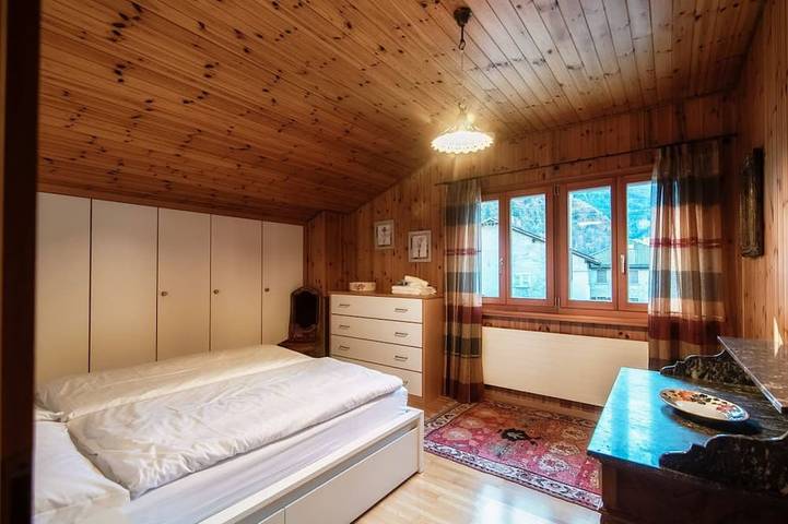 Ganze Wohnung, Apartment im Chalet-Stil zwischen Wandern und Bouldern (Chalet Nucleo 12) in Chironico, Tessiner Alpen