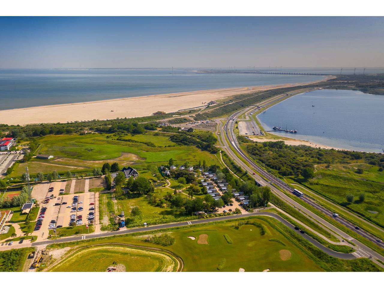 Chalet in Vrouwenpolder bij Banjaard Strand in Vrouwenpolder, Walcheren