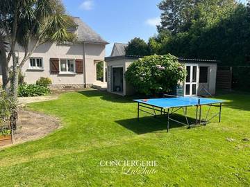 Gîte pour 6 personnes, avec terrasse et jardin à Urville-Nacqueville