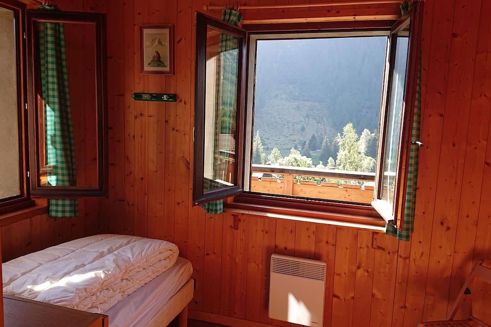 Chalet entier calme et belle vue, toutes activités montagne à 13 km de Chamonix in Vallorcine, Région de Bonneville
