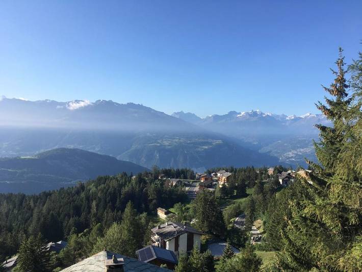 Chambre d’hôte pour 2 personnes, avec balcon ainsi que vue et sauna à Ayent