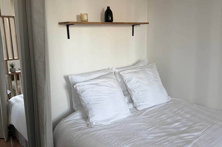 Appartement entier, Studio Design & Calme | | 10min Paris in Asnières-sur-Seine, Hauts-de-Seine