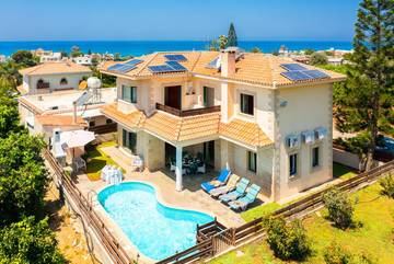 Villa for 7 People in South Cyprus, Photo 1