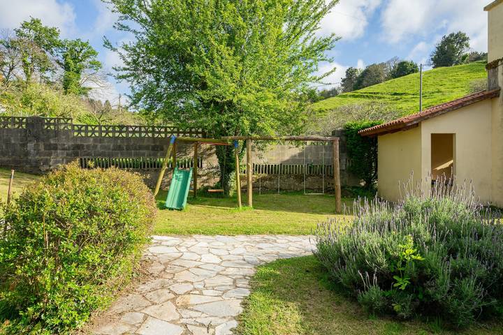 Casa rural para 15 personas, con jacuzzi además de balcón y jardín en Asturias - 3