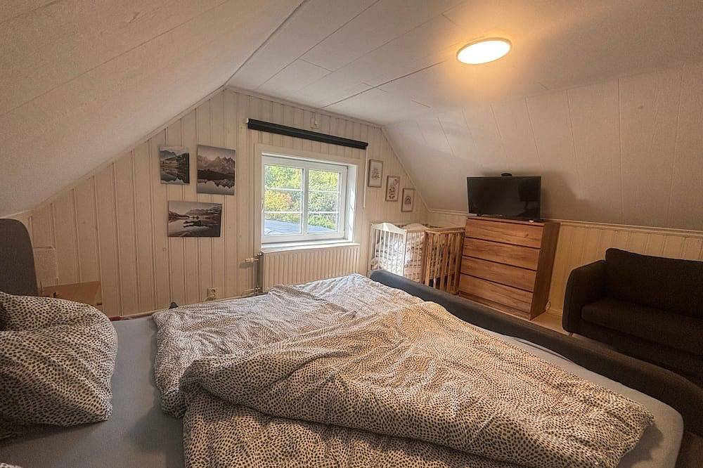 Villa Waldsee – Ferienhaus am See mit Pool, Hot Tub & Sauna in Småland in Emmaboda und Umgebung