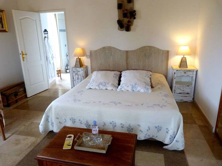 Location de vacances pour 10 personnes, avec terrasse ainsi que piscine et jardin à Les Avenières - 4