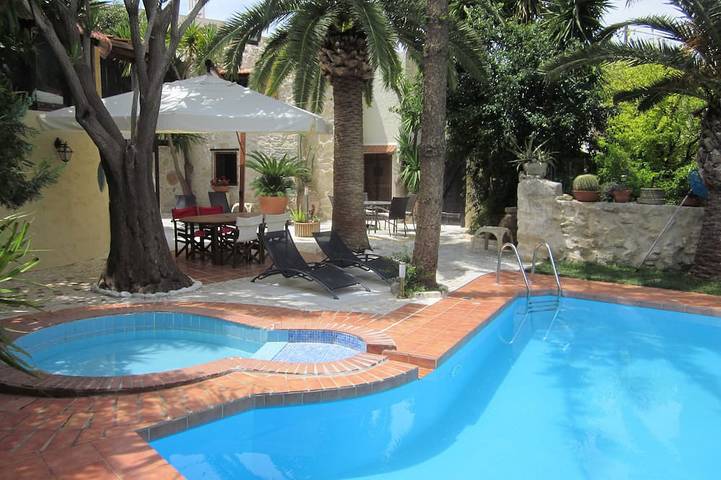 Villa pour 8 personnes, avec terrasse et jardin - 1