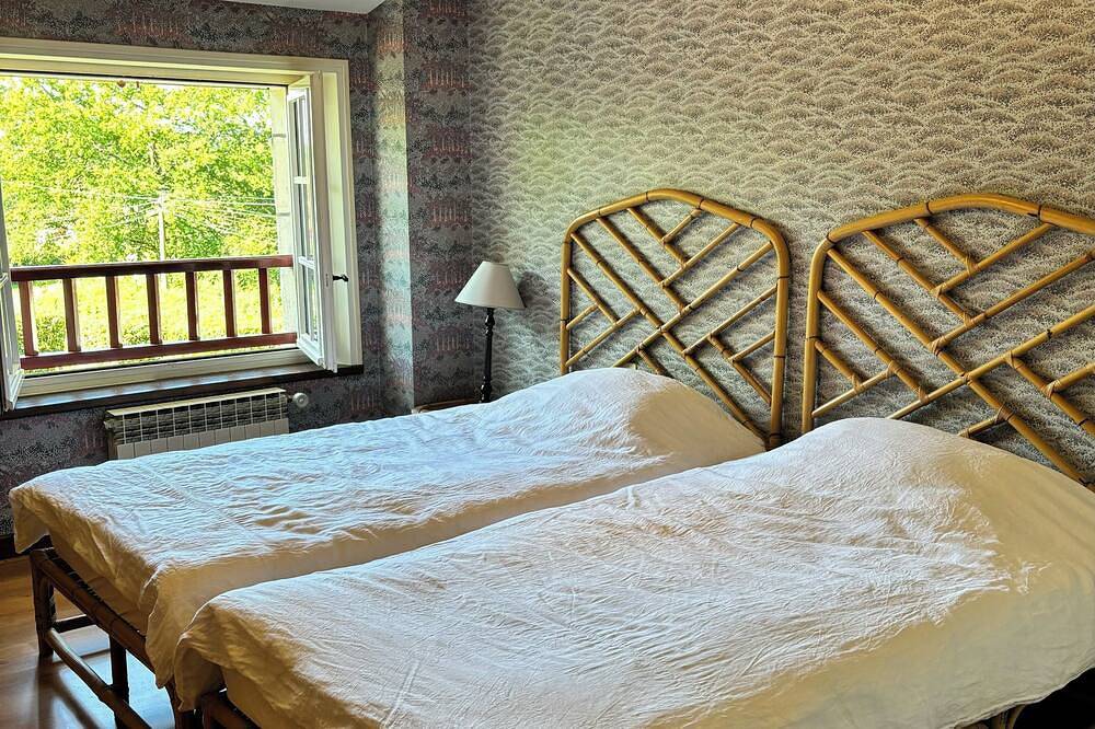 Basque house between land and sea in Briscous, Region de Bayona