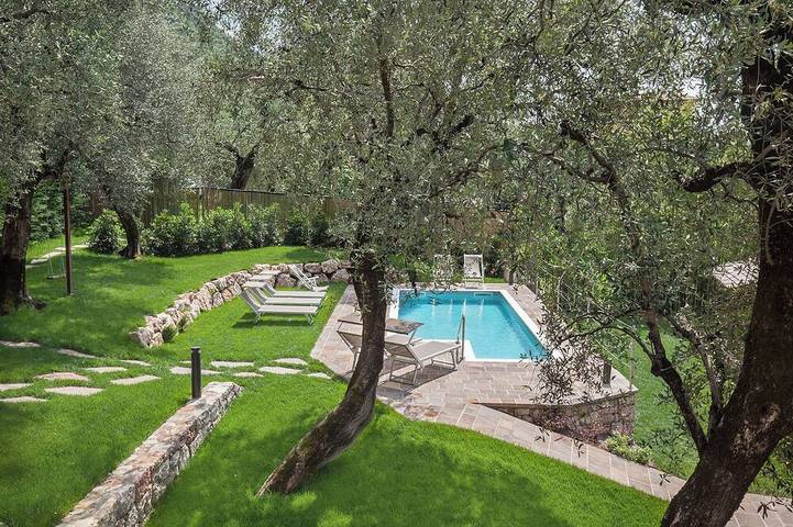 Ferienhaus für 11 Personen, mit Balkon und Garten sowie Sauna und Whirlpool in Malcesine