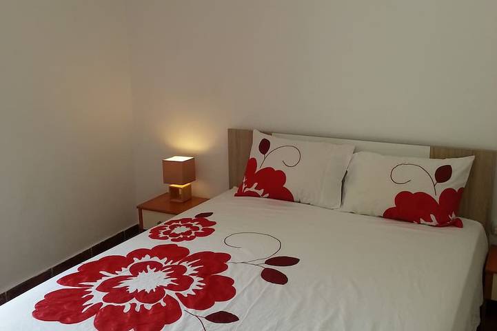 Ferienhaus für 4 Personen, mit Balkon und Whirlpool in Montenegro - 2