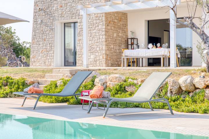Fabulous modern villa on 3 levels, pool & sea view in Castrignano del Capo, Golfo de Tarento