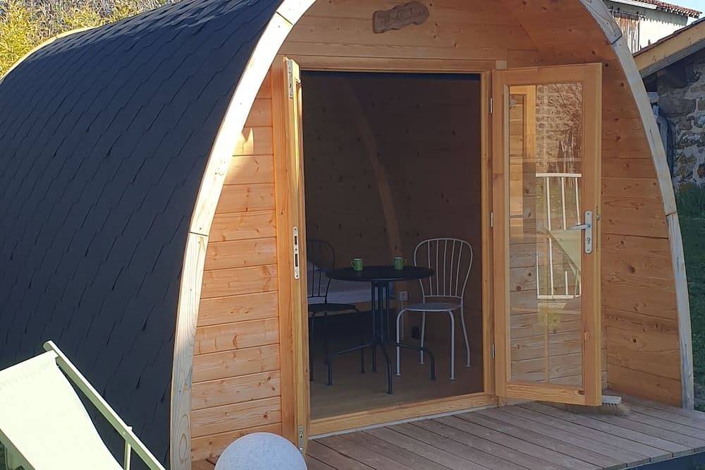La cabane au cœur du forez in Essertines-en-Châtelneuf, Parc Naturel Régional Livradois-Forez