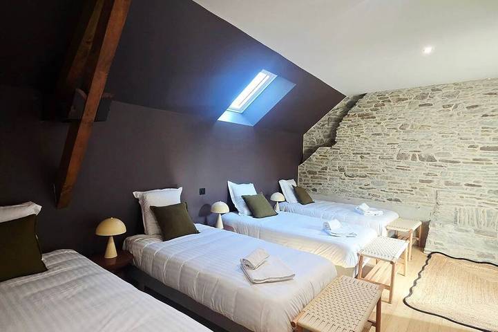 Location de vacances pour 10 personnes, avec jardin à Genêts - 4