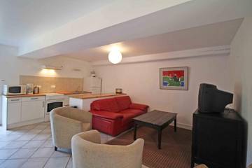 Gîte for 15 Guests in Vicq-sur-Breuilh, Haute-Vienne, Picture 1