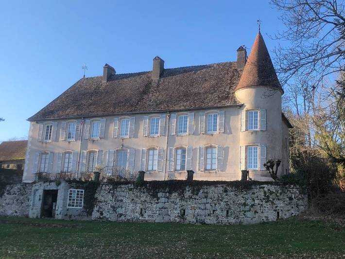 Gîte pour 16 personnes, avec jardin et vue à Larochemillay - 4