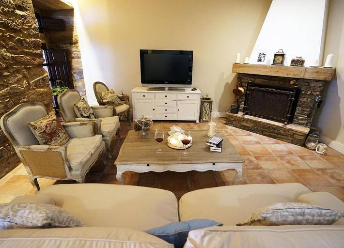 Chalet para 8 personas, con Terraza además de Jardín y Vistas en Benavente y Los Valles - 2