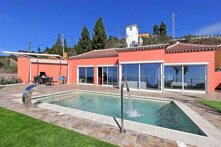 Casa de vacaciones para 2 personas, con jardín además de terraza y jacuzzi en La Palma