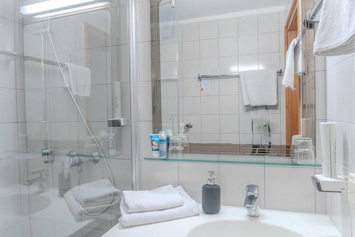 Ferienwohnung für 4 Personen, mit Terrasse und Seeblick in Seewalchen am Attersee - 4