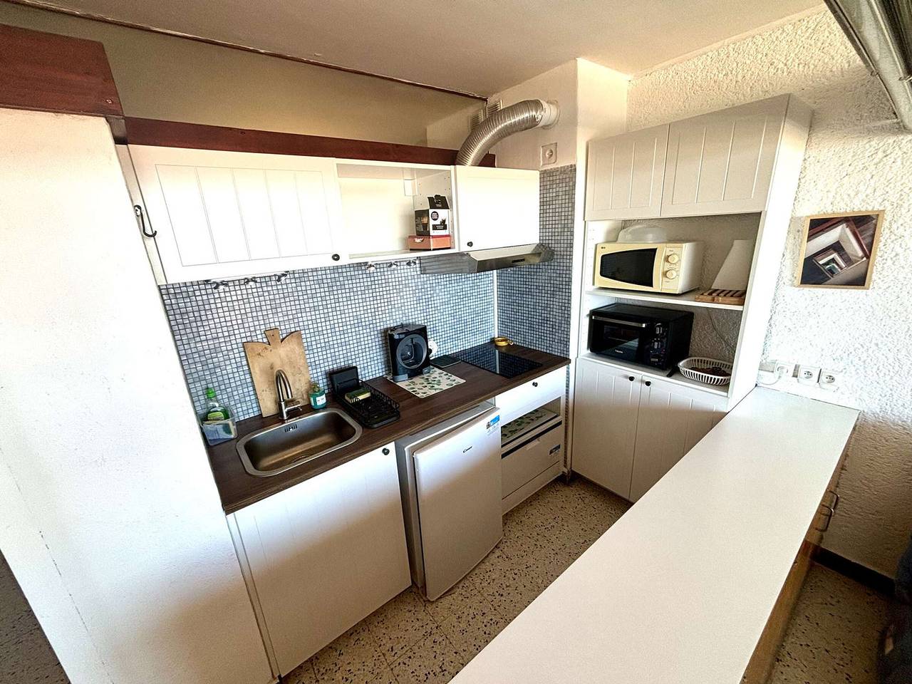 Apartamento entero, Apartamento 2 piezas a 50m de la playa con balcón y parking, 6 plazas in Port-la-Nouvelle, Côte d'Améthyste