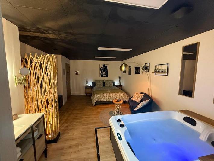 Chambre d’hôte pour 2 personnes, avec jardin et jacuzzi dans la Sarthe - 2