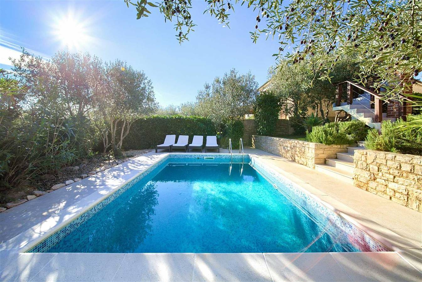 Villa Rustika mit Pool & wunderschönem Meerblick in Dobrinj, Krk