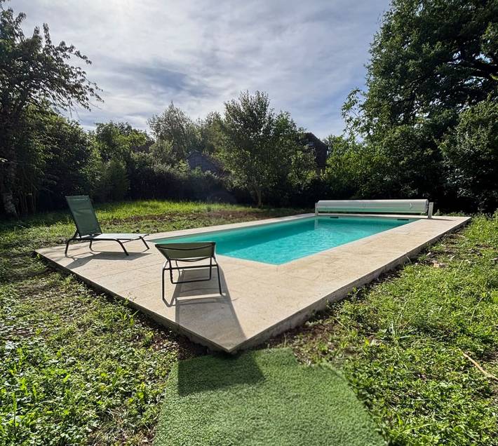 Location de vacances pour 8 personnes, avec jardin ainsi que piscine et terrasse, animaux acceptés à Padirac